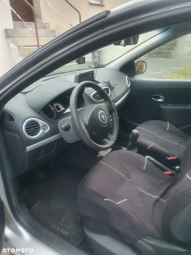 Renault Clio - 5