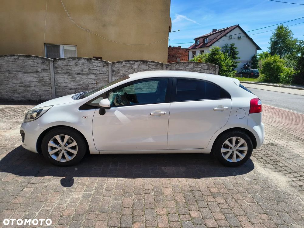 Kia Rio - 8