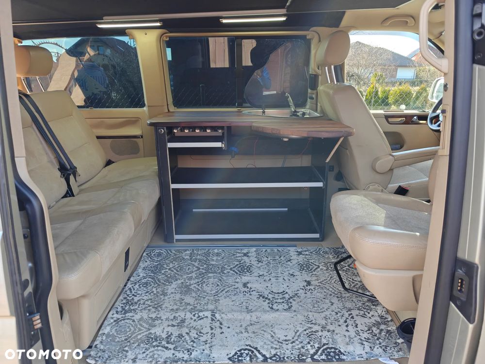 Volkswagen Multivan - 5