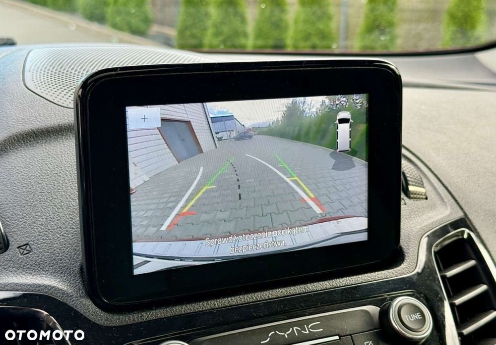 Ford Tourneo Connect Grand - 22