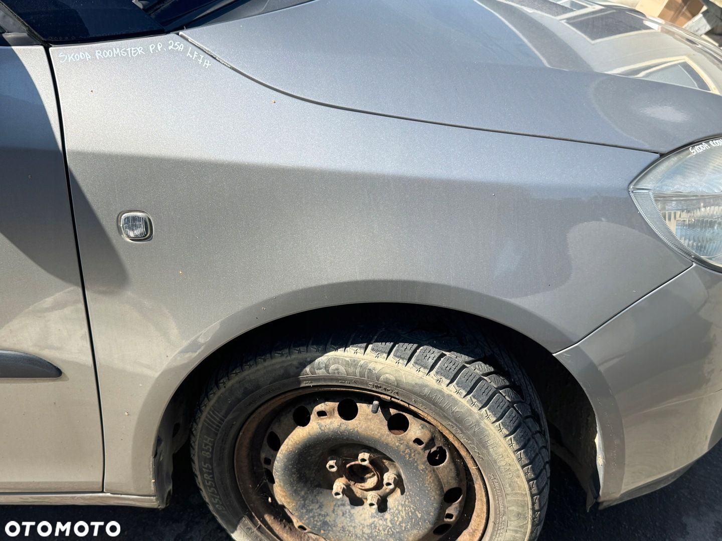 SKODA ROOMSTER I BŁOTNIK PRAWY PRZEDNI PRZÓD LF8A - 2