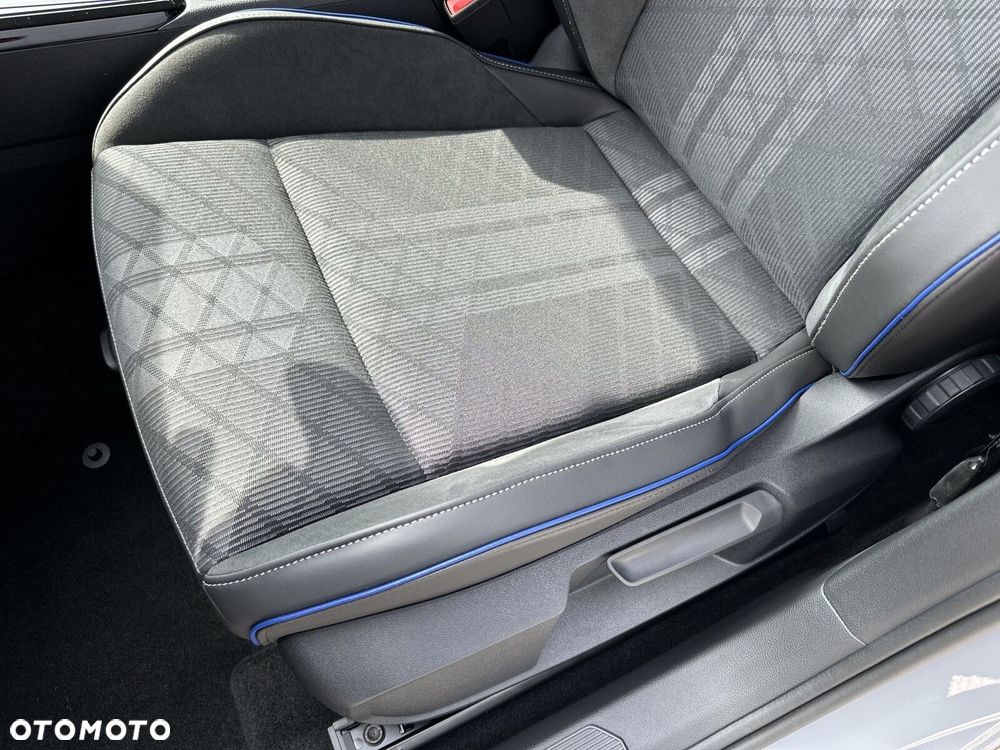 Volkswagen Golf Variant - 13