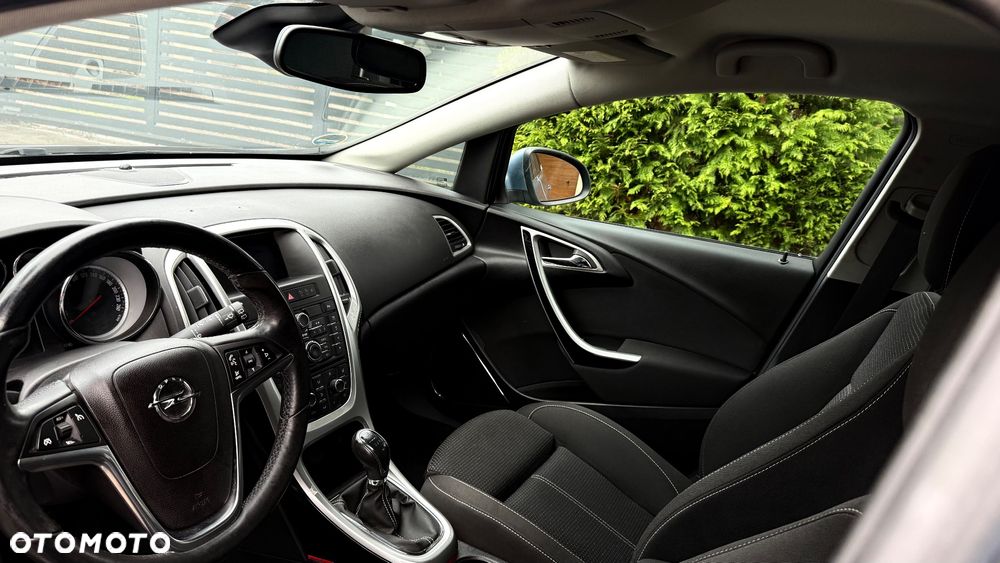 Opel Astra 1.4 Turbo Cosmo - 28