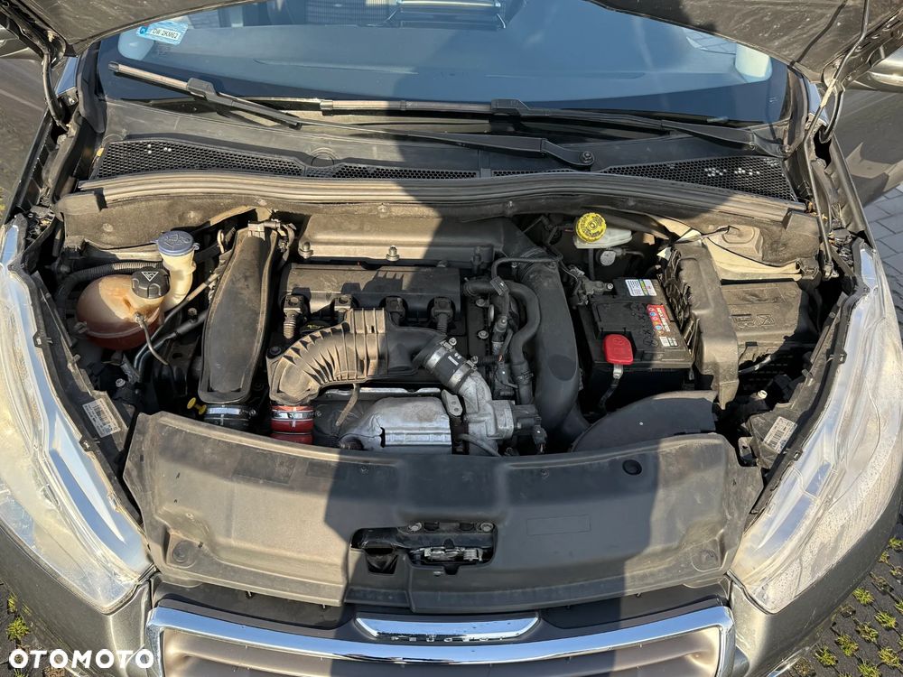 Peugeot 208 - 10