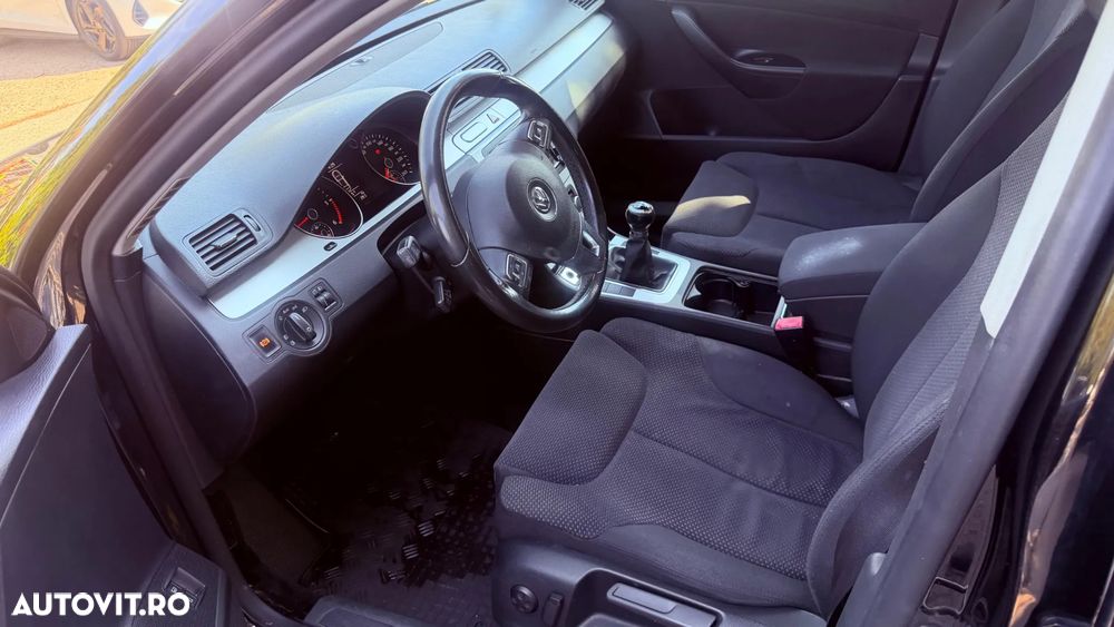 Volkswagen Passat - 12