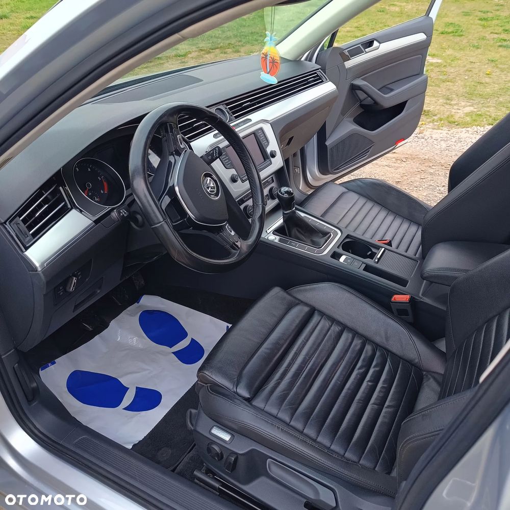 Volkswagen Passat 2.0 TDI (BlueMotion Technology) Highline - 10