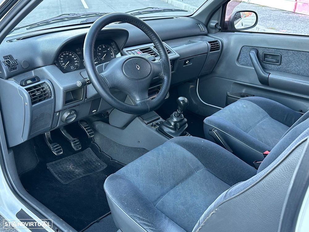 Renault Clio 1.9 D - 9
