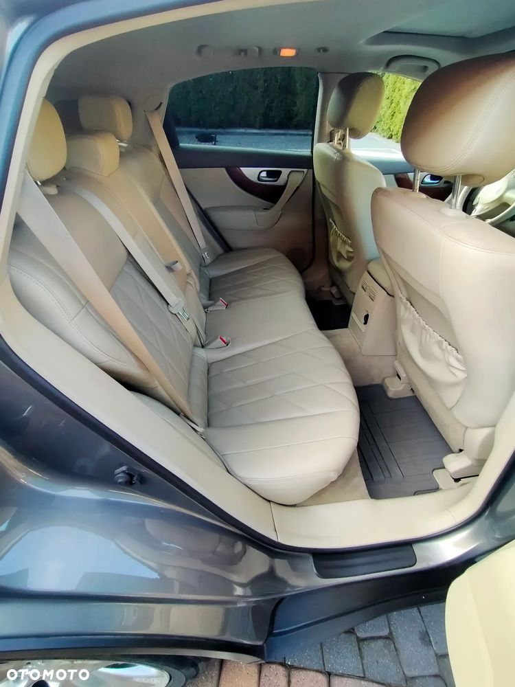 Infiniti QX70 3.0d S Premium - 16