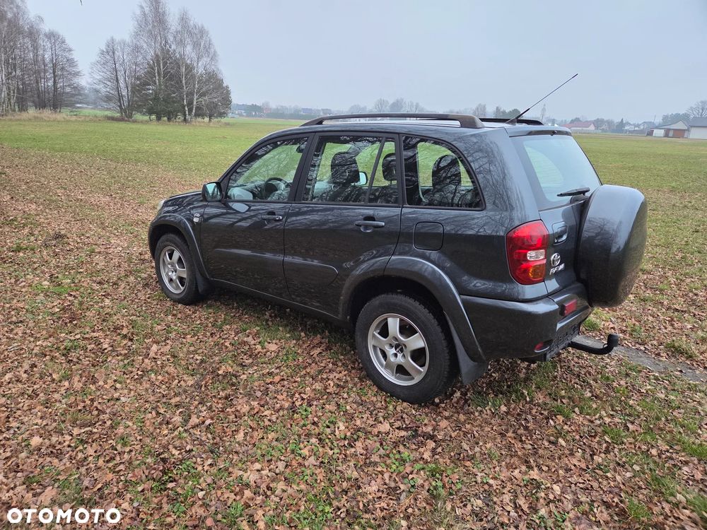 Toyota RAV4 D-4D 4x4 - 8