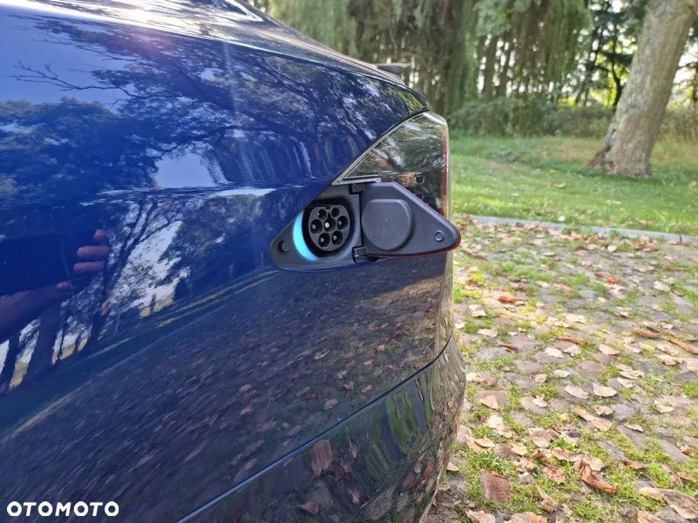 Tesla Model S - 10