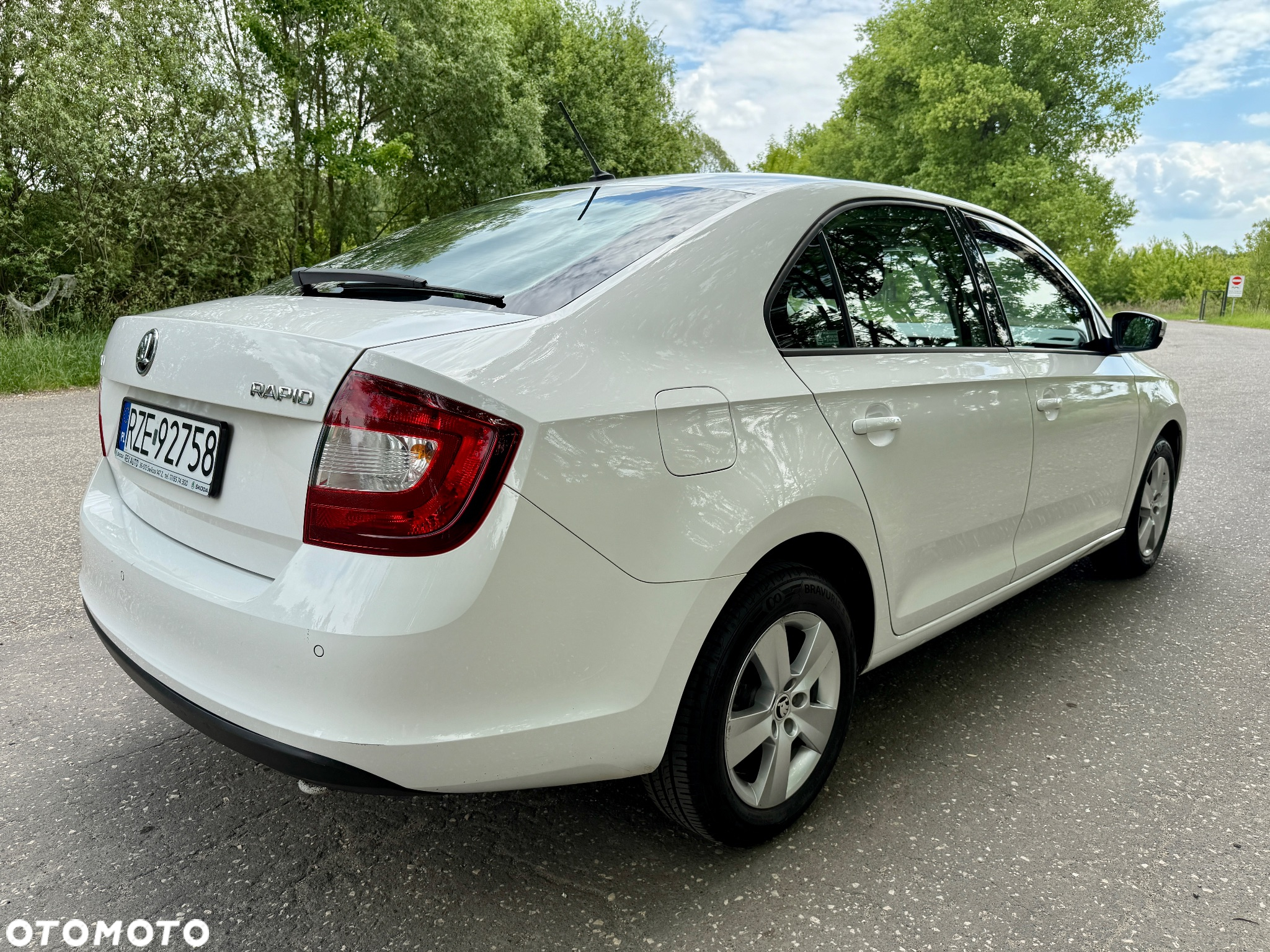 Skoda RAPID 1.6 TDI DPF Style - 12