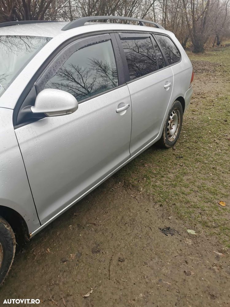 Volkswagen Golf 1.6 TDI DPF Comfortline - 4