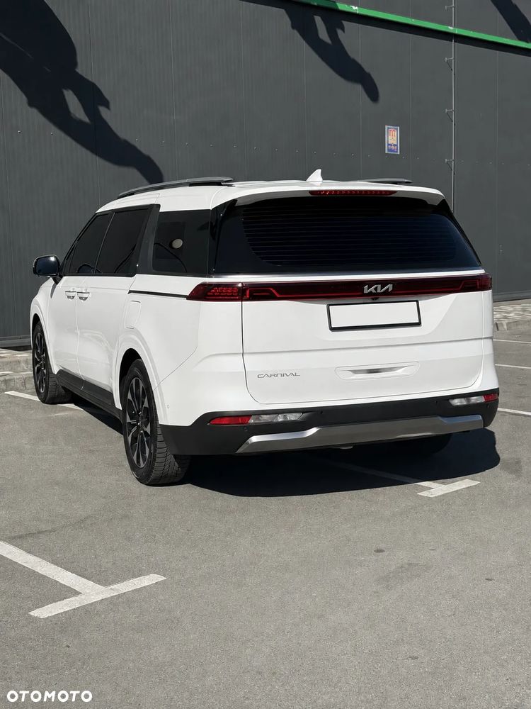 Kia Carnival - 5