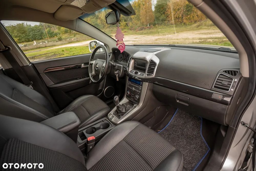 Chevrolet Captiva 2.4 2WD LT - 23