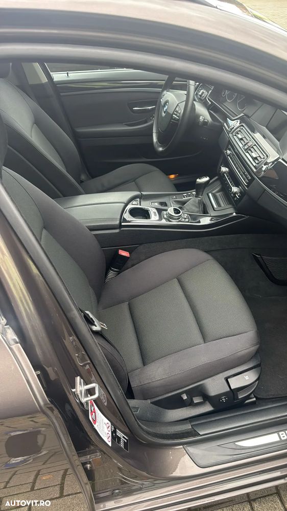 BMW Seria 5 520d Touring Luxury Line - 27