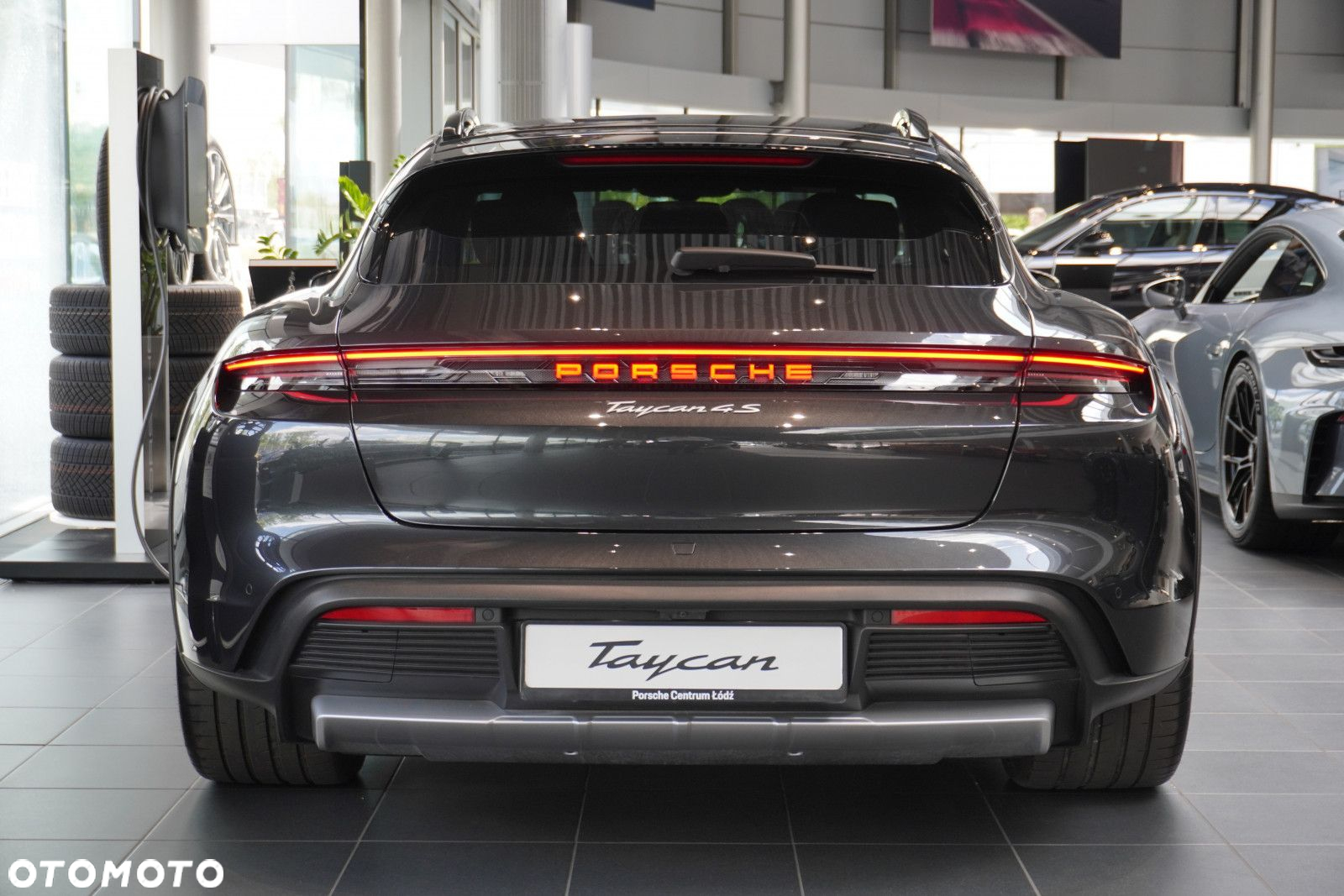Porsche Taycan - 5