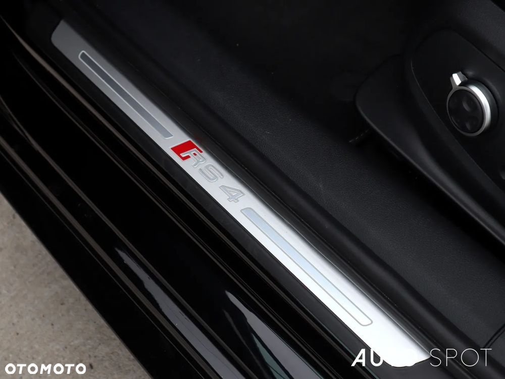 Audi RS4 Avant TFSI Quattro Tiptronic - 18