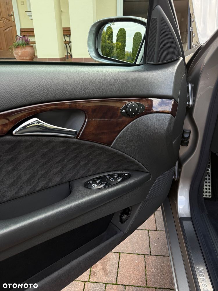Mercedes-Benz Klasa E 200 Kompressor Classic - 16