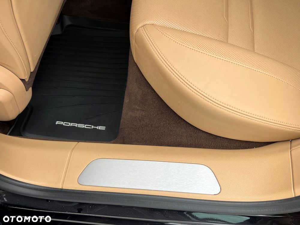 Porsche Panamera - 30