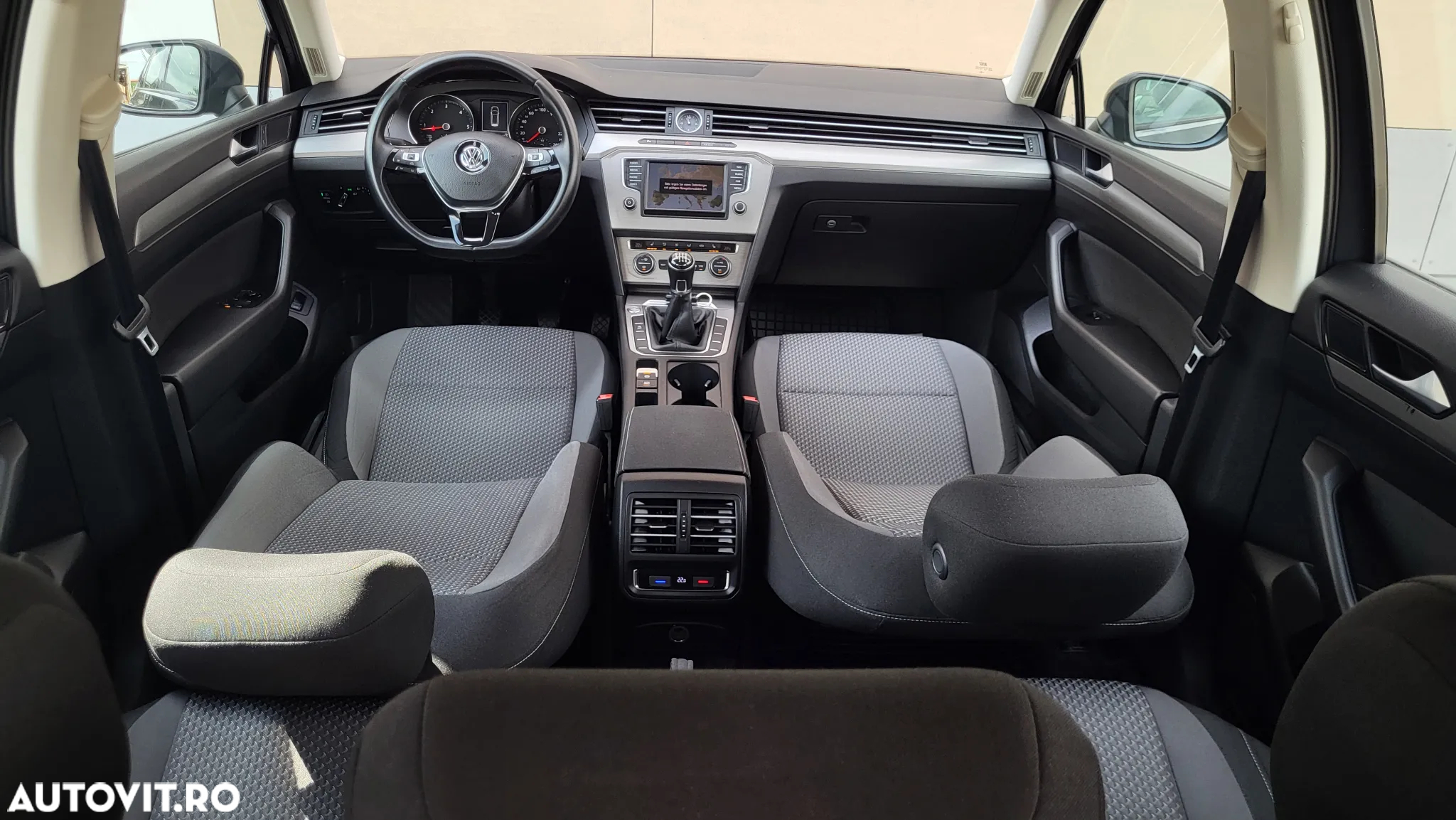 Volkswagen Passat Variant 2.0 TDI (BlueMotion Technology) Comfortline - 12