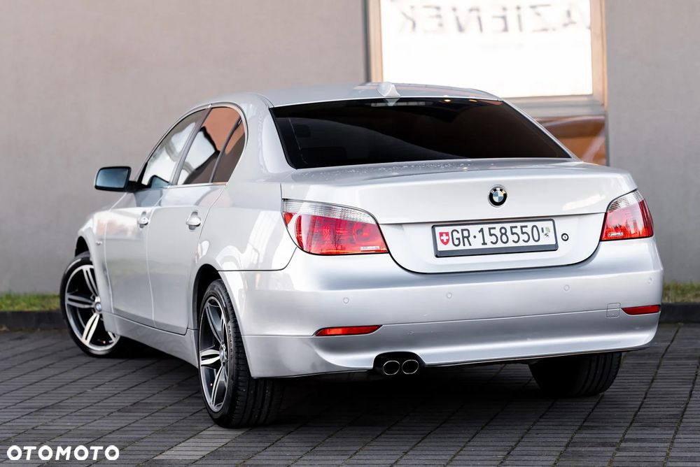 BMW Seria 5 525xi - 12