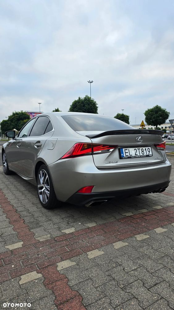 Lexus Is 2018 photo 3