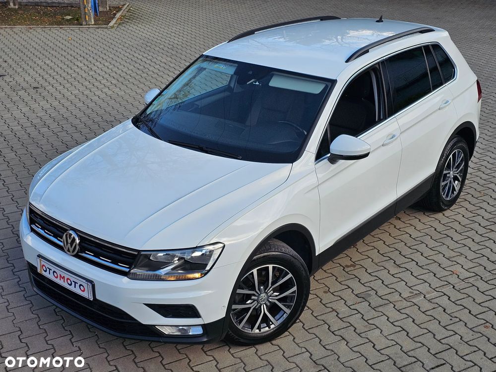 Volkswagen Tiguan - 1