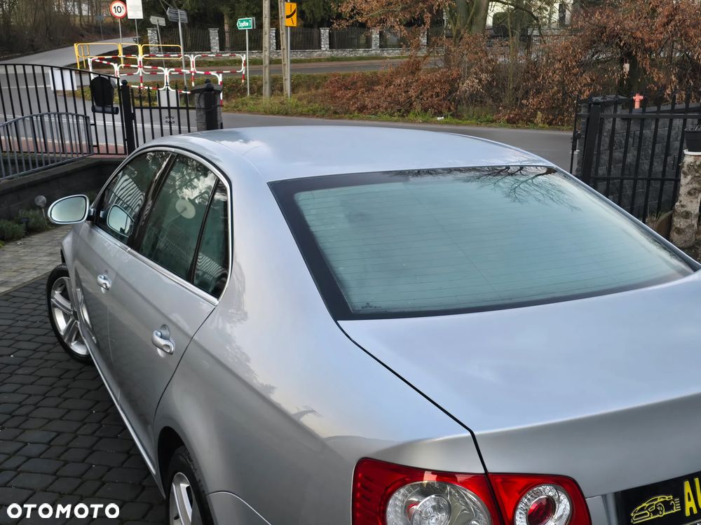 Volkswagen Jetta 1.6 United - 17