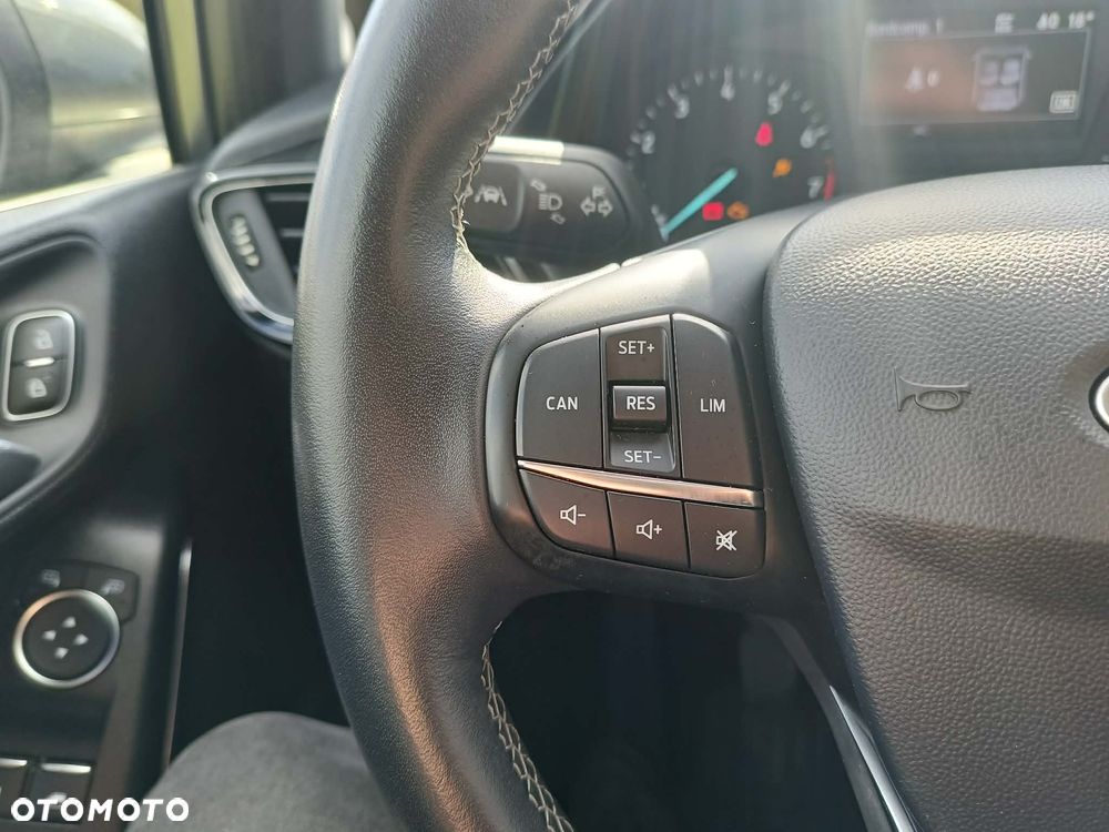 Ford Fiesta 1.1 S&S TITANIUM - 26