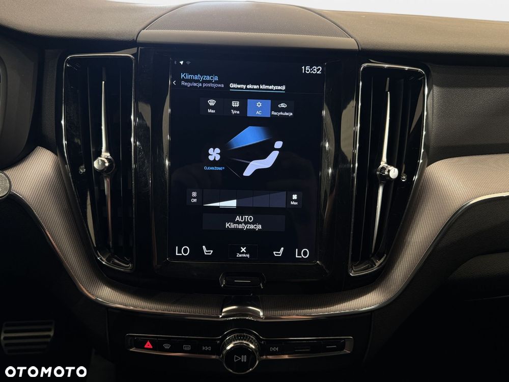 Volvo XC 60 B4 D AWD R-Design - 19