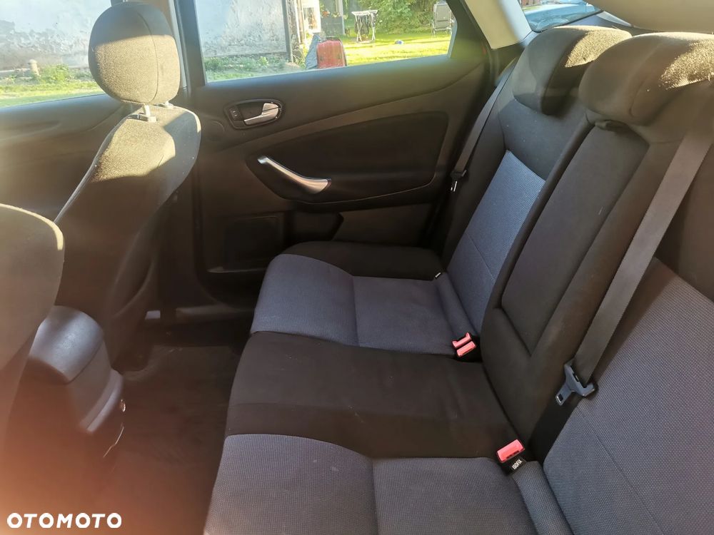 Ford Mondeo 2.0 Ambiente - 3