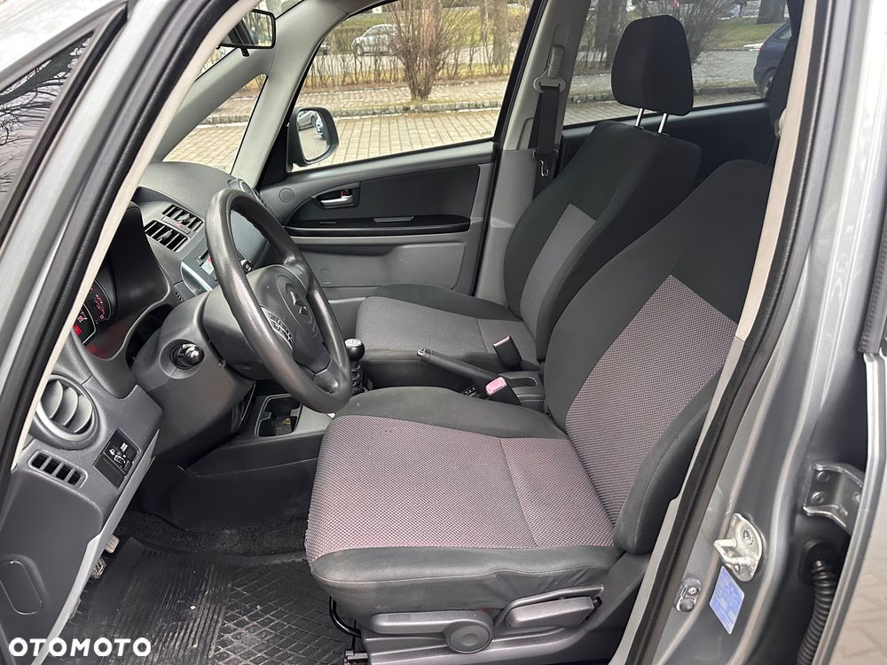 Suzuki SX4 - 16