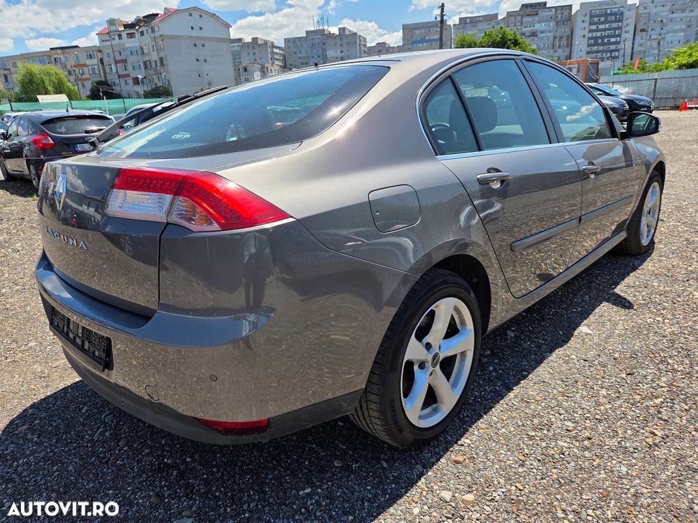 Renault Laguna dCi 110 FAP Emotion - 16