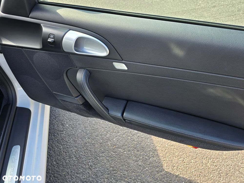 Porsche 911 Carrera 4 S Tiptronic - 11