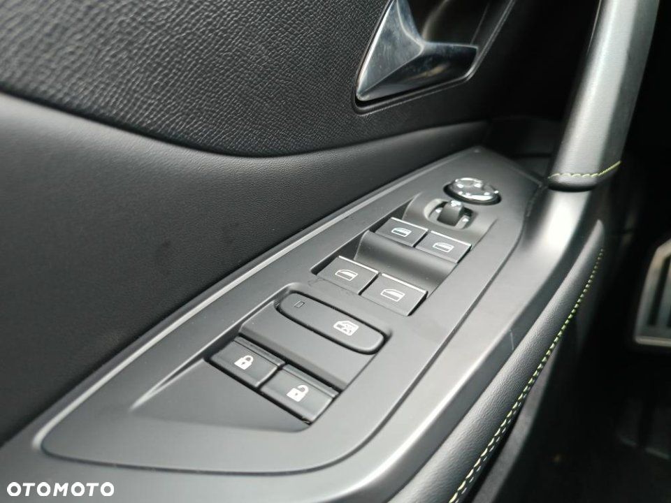 Peugeot 408 - 12