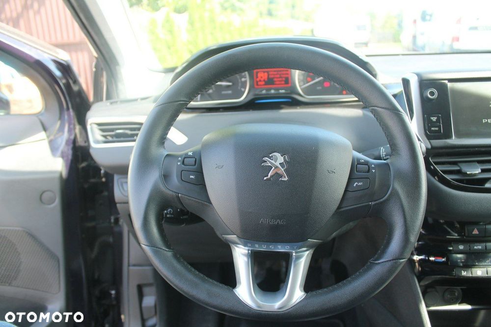 Peugeot 208 - 14