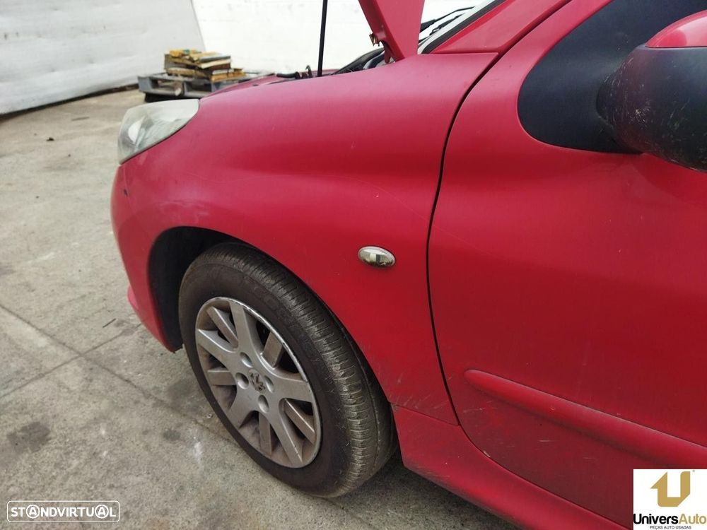 GUARDA-LAMAS FRONTAL ESQUERDO PEUGEOT 206+ 2010 - - 4