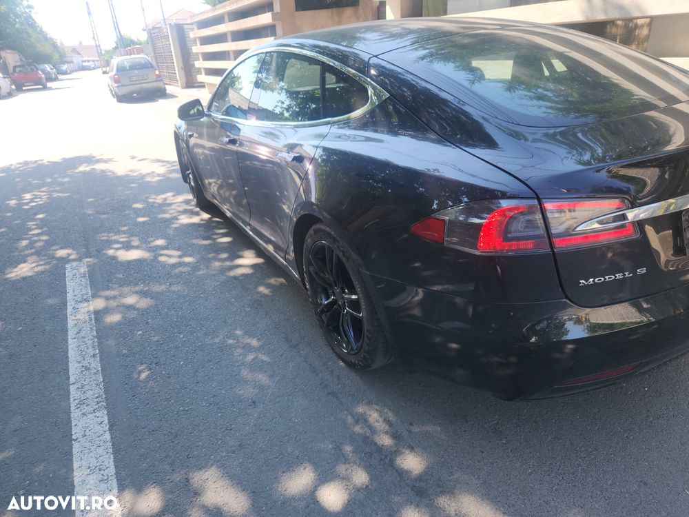 Tesla Model S Performance - 4