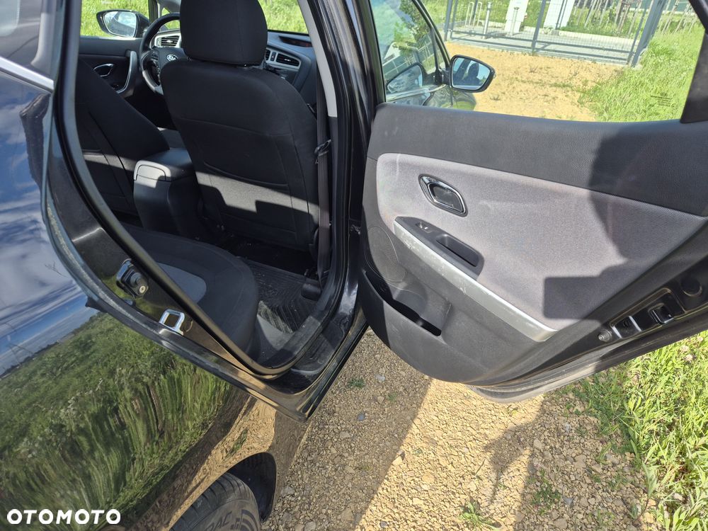 Kia Ceed 1.6 GDI L - 17