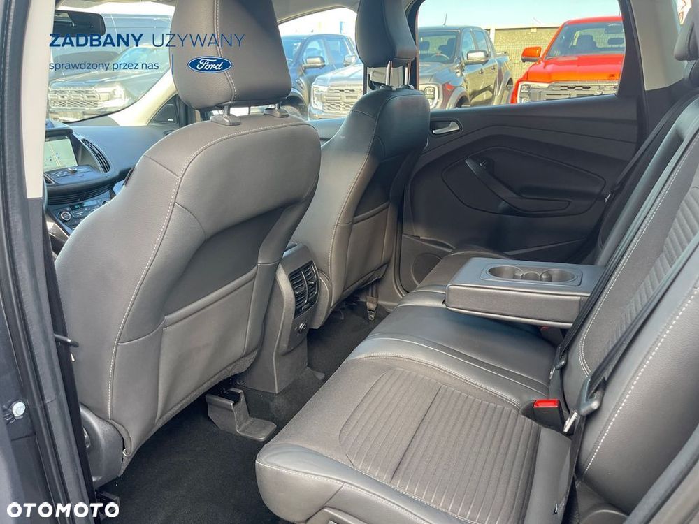 Ford Kuga 1.5 EcoBoost 2x4 Titanium - 16