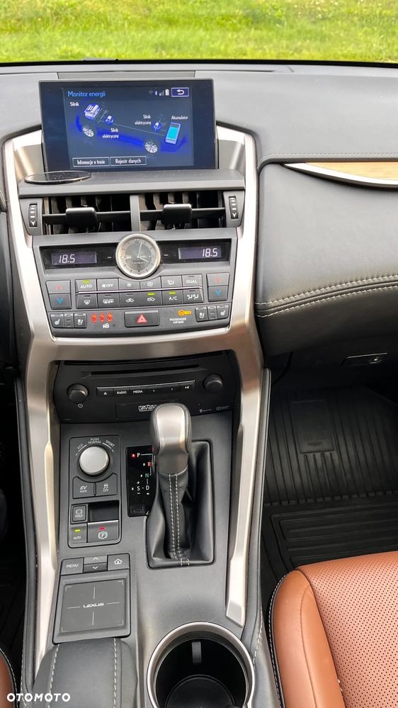 Lexus NX 300h Prestige AWD - 17