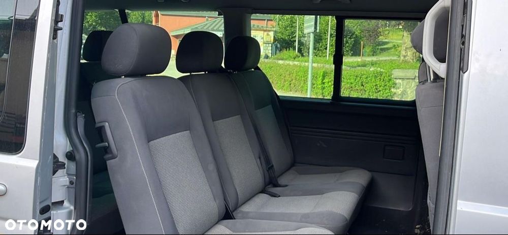 Volkswagen Caravelle - 7