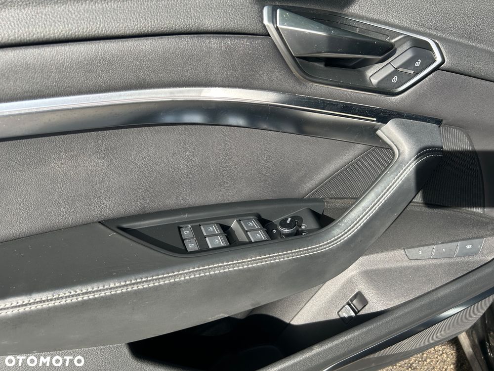 Audi Q8 - 21