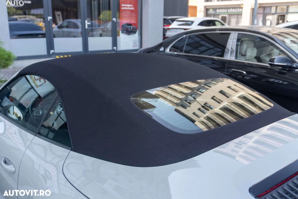 Porsche 911 Carrera 4 GTS Cabriolet PDK - 12