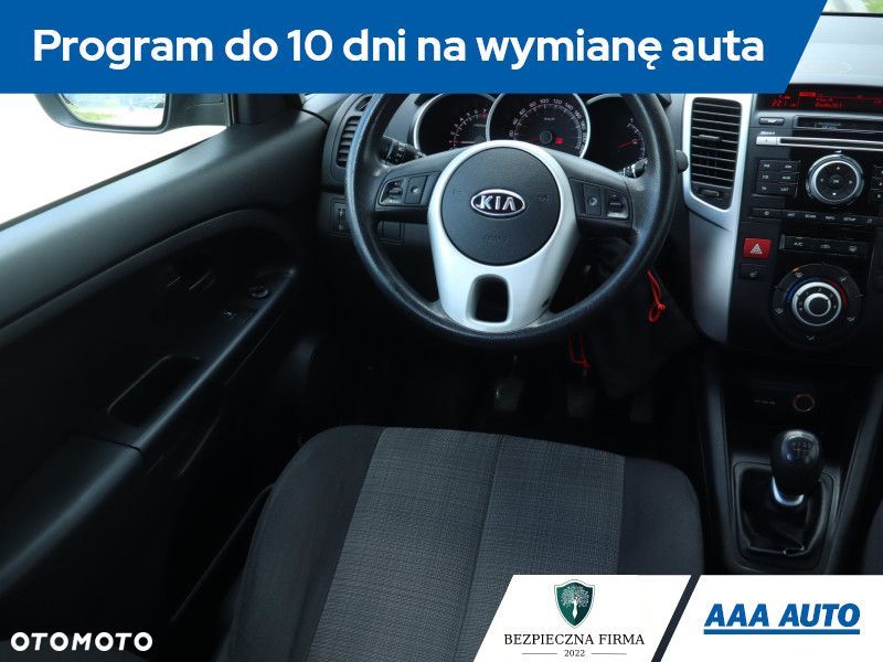 Kia Venga - 9