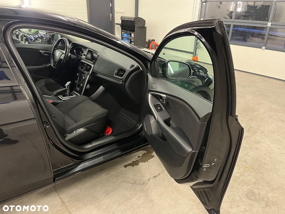 Volvo V40 D2 - 19
