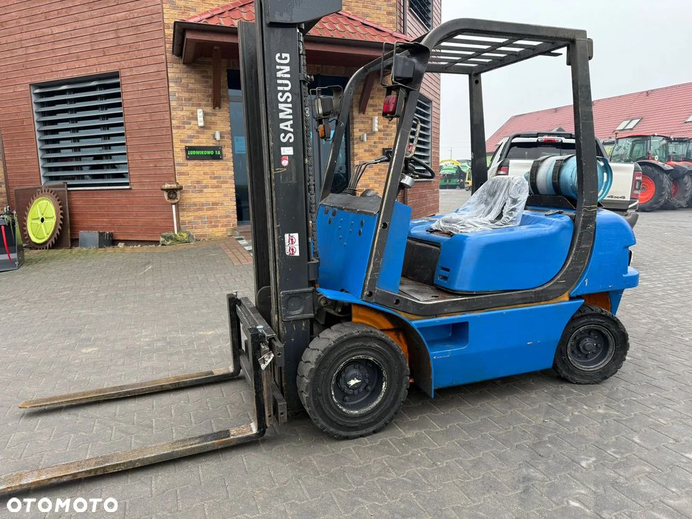 Samsung CF 25 U TOYOTA - 10