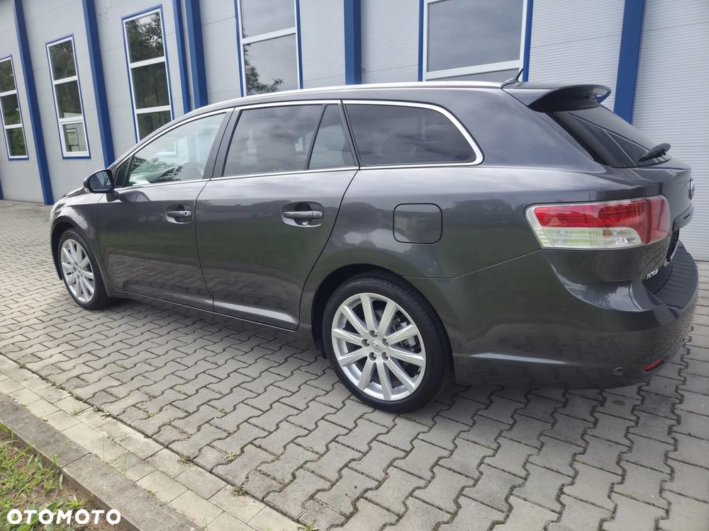 Toyota Avensis 2.0 Executive - 6