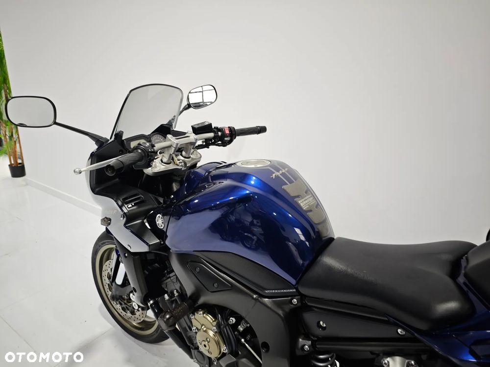 Yamaha FZ - 20