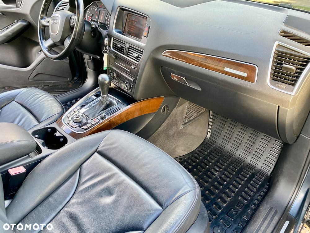 Audi Q5 3.2 FSI Quattro S tronic - 11